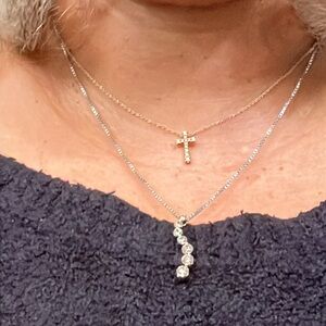 Diamond journey pendant w/chain